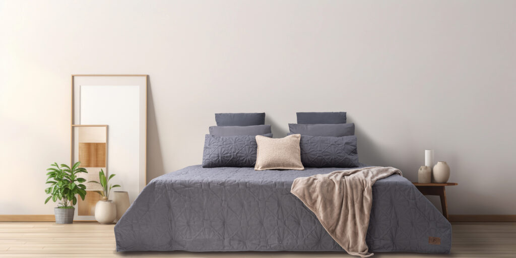 Le Intro – Silky Feel 90gsm Pinsonic Quilts – 240x240 - Charcoal