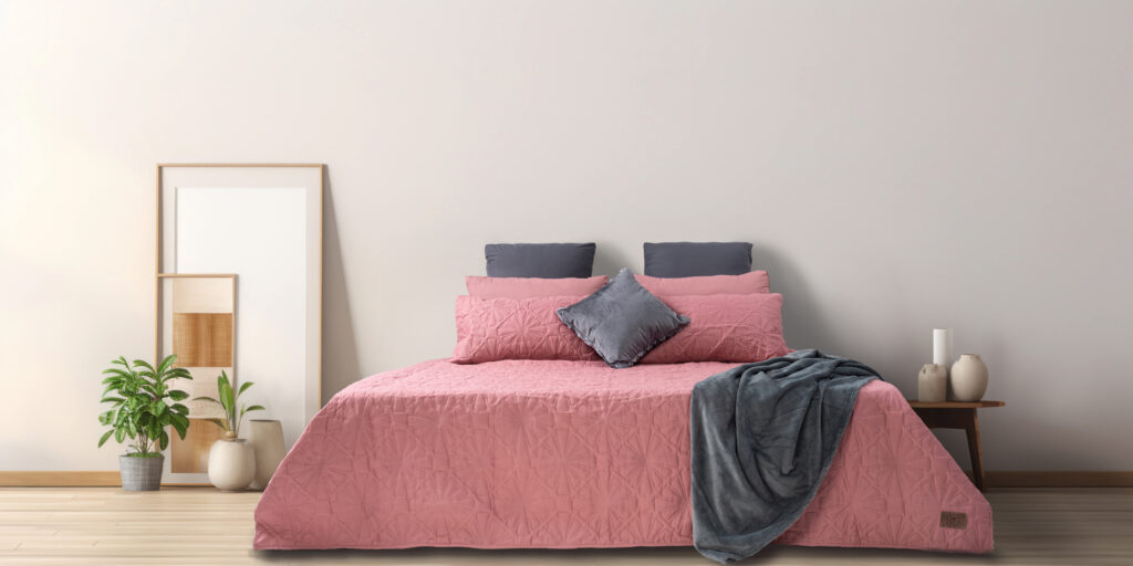 Le Intro – Silky Feel 90gsm Pinsonic Quilts – 240x240 - Dusty Rose