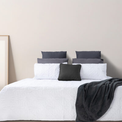 Le Intro – Silky Feel 90gsm Pinsonic Quilts – 240x240 - White
