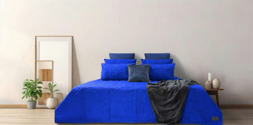 Le Intro – Silky Feel 90gsm Pinsonic Quilts – 240x240 - Royal Blue