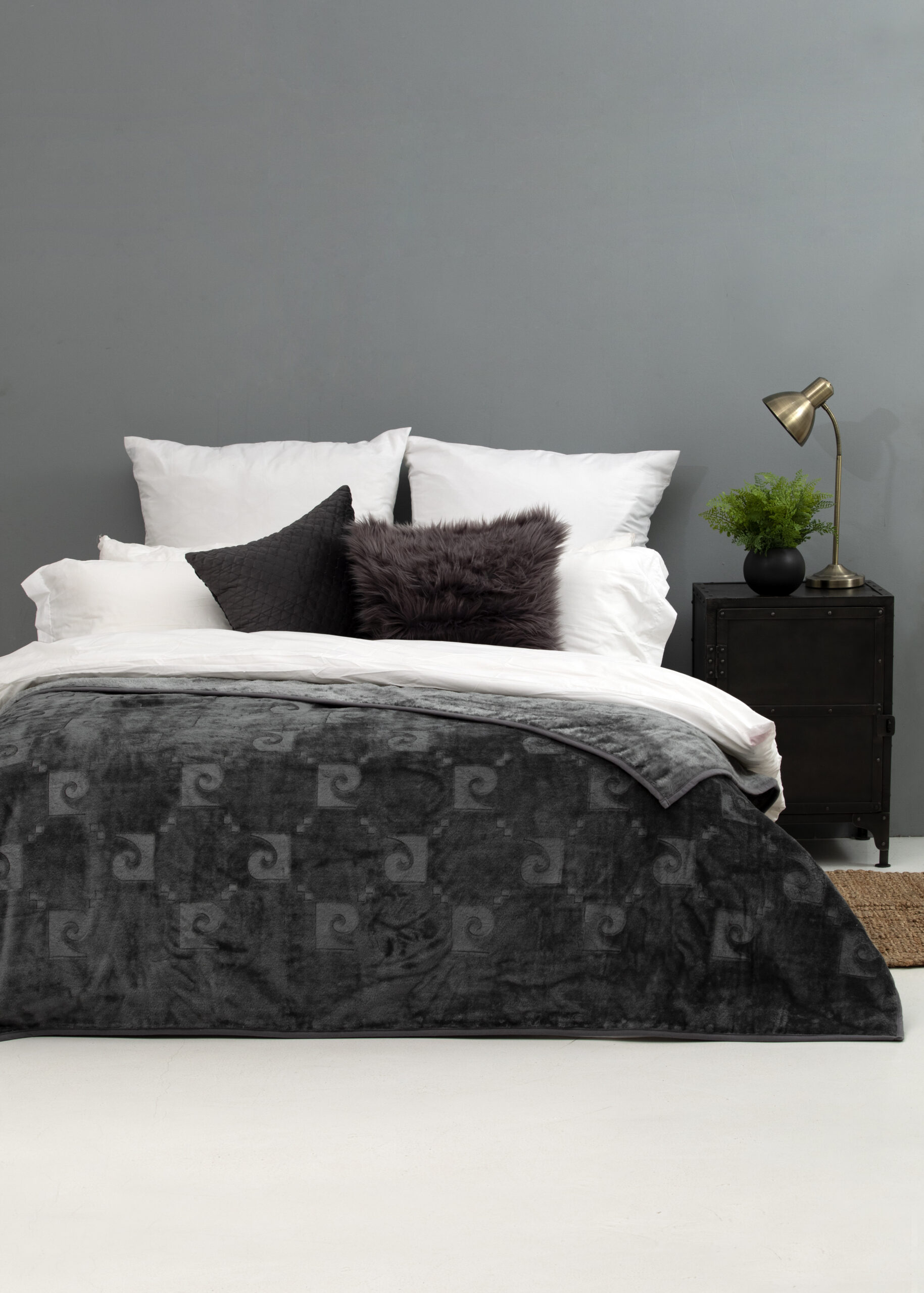 Lifestyle Range – 600GSM Heavy Weight Blanket  - Charcoal